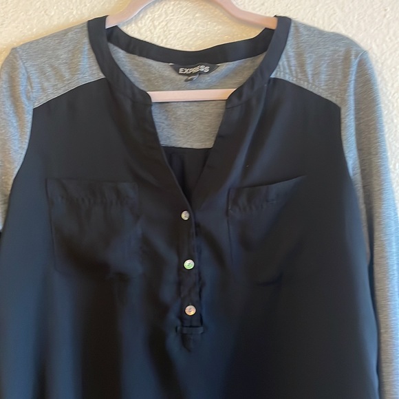 V-Neck Button Front Top - Picture 2 of 6